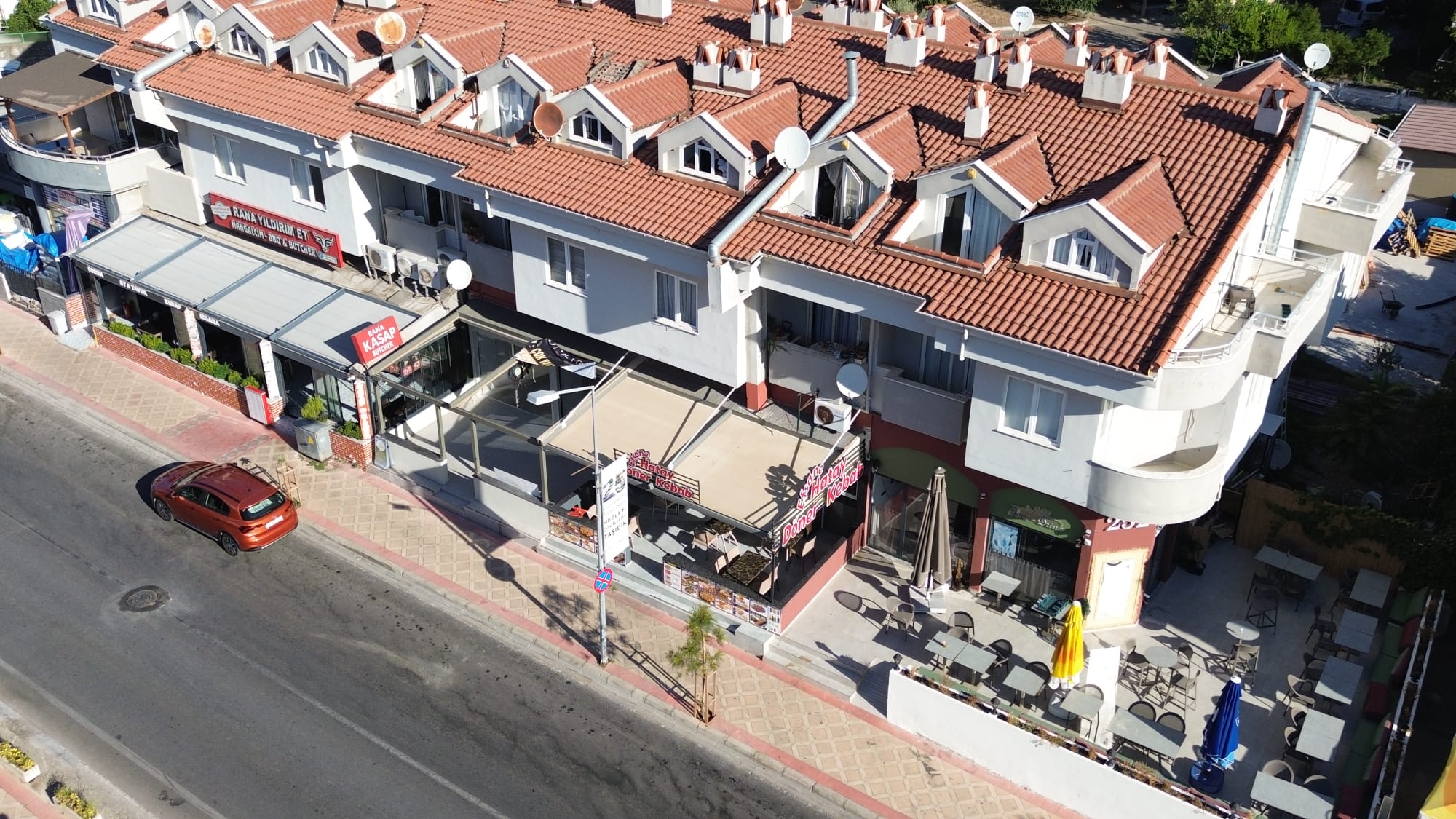 MARMARİS,ARMUTALAN, ADNAN MENDERES CADDESİNDE SATILIK DÜKKAN
